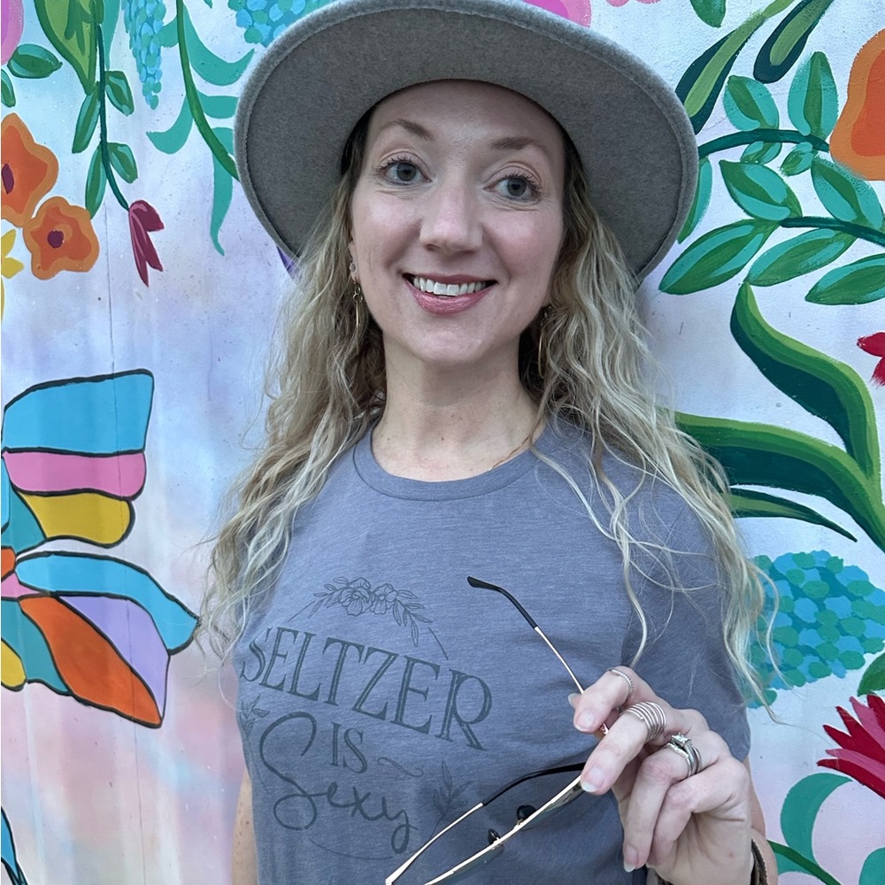 Meet your Posher, Leslie